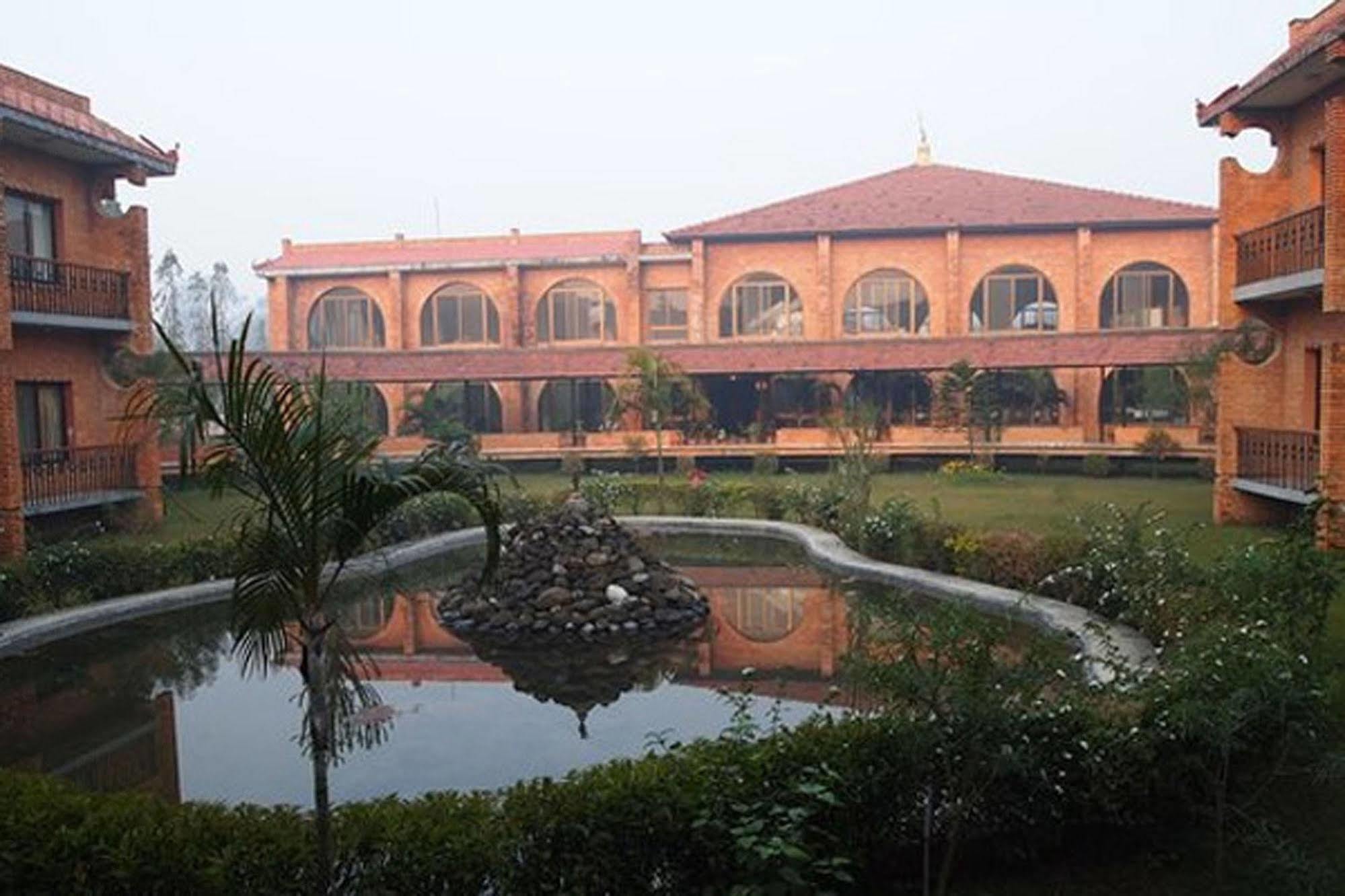 Hotel Lumbini Garden New Crystal Zewnętrze zdjęcie