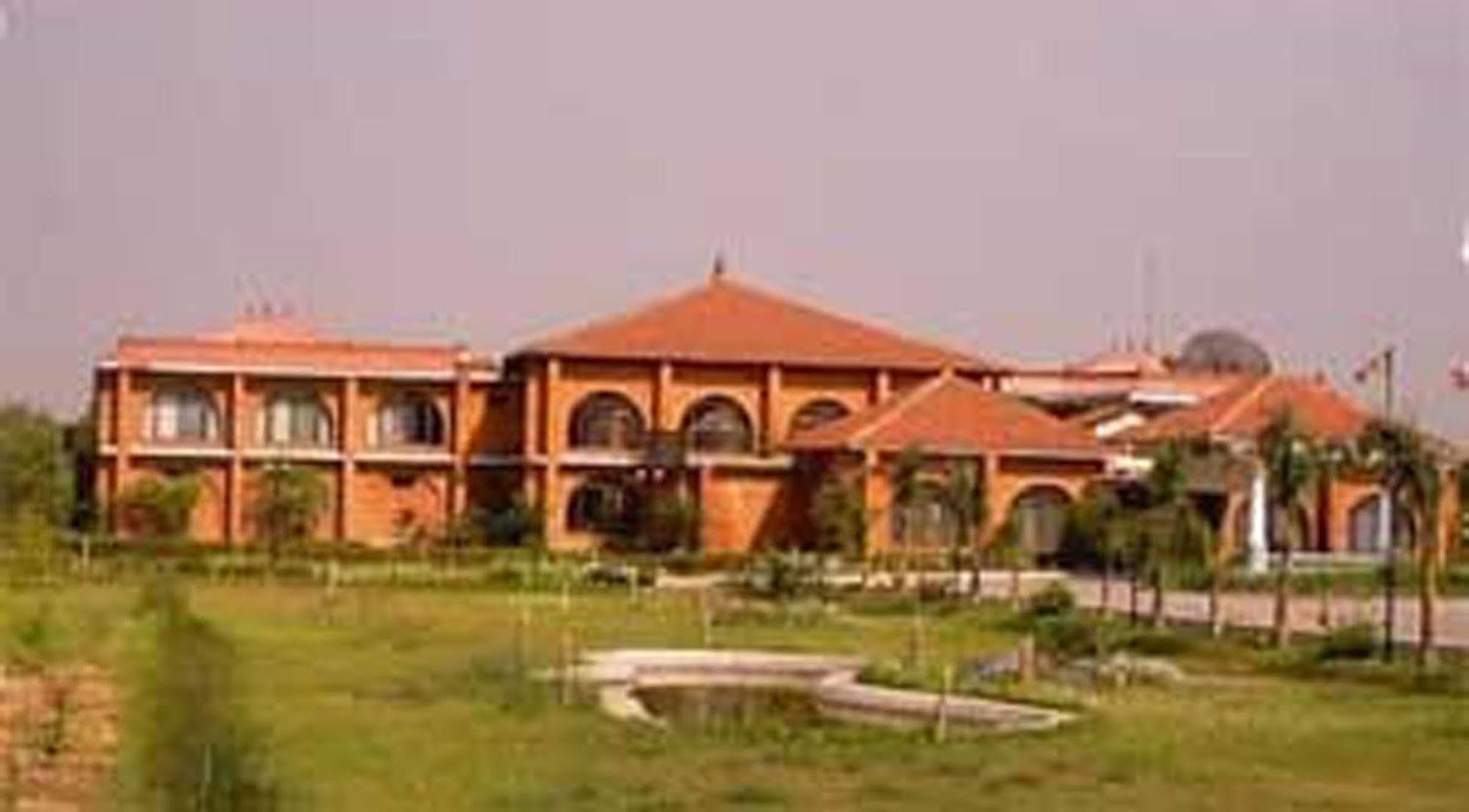 Hotel Lumbini Garden New Crystal Zewnętrze zdjęcie